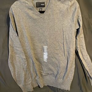 Hurley v-neck sweater size medium - new without tags